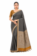 Women's Woven Mul Cotton Saree with Premium Raw Silk Pallu & Contrast Zari Border)